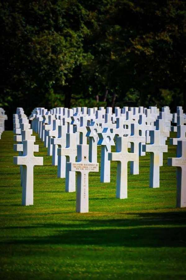 White crosses and Stars of David at the Normandy American Cemetery